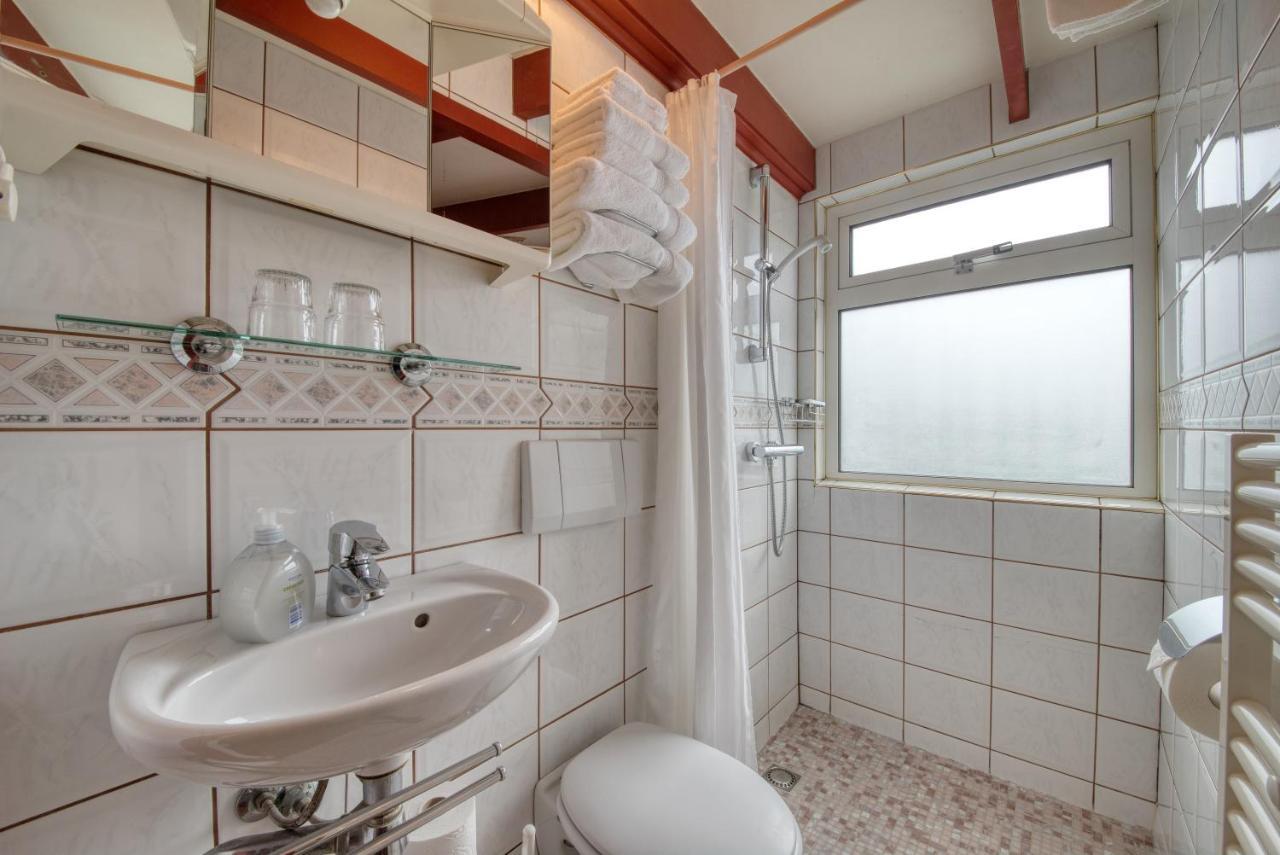 Hotel Pension 'T Huys Grol Renesse Esterno foto