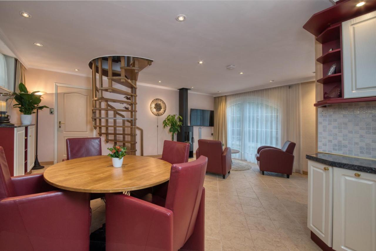 Hotel Pension 'T Huys Grol Renesse Esterno foto