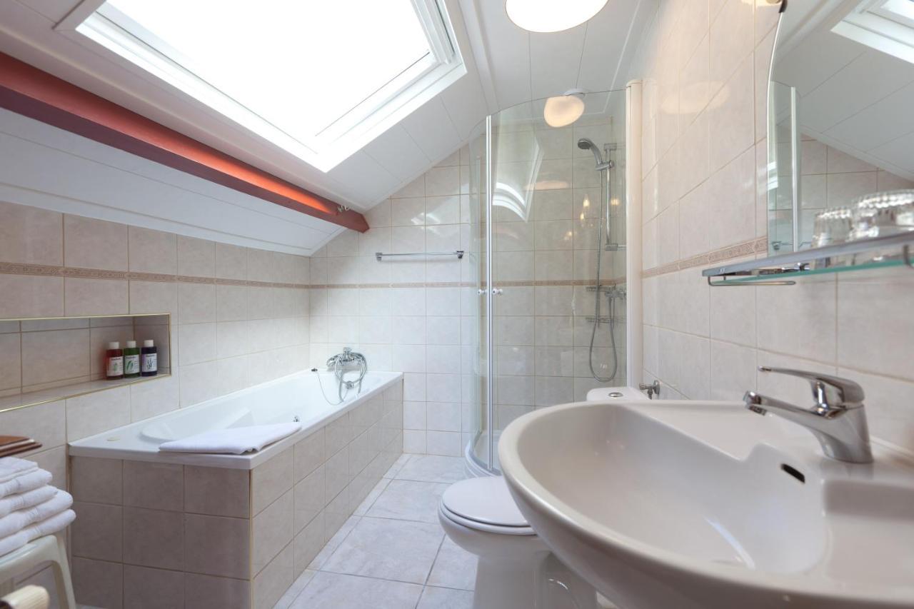 Hotel Pension 'T Huys Grol Renesse Esterno foto